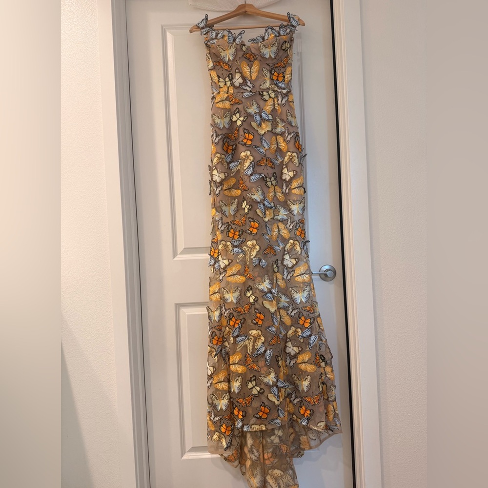 NWOT BRONX AND BANCO Bella 3D Butterfly Jasmine Off the Shoulder Gown - Picture 7 of 16